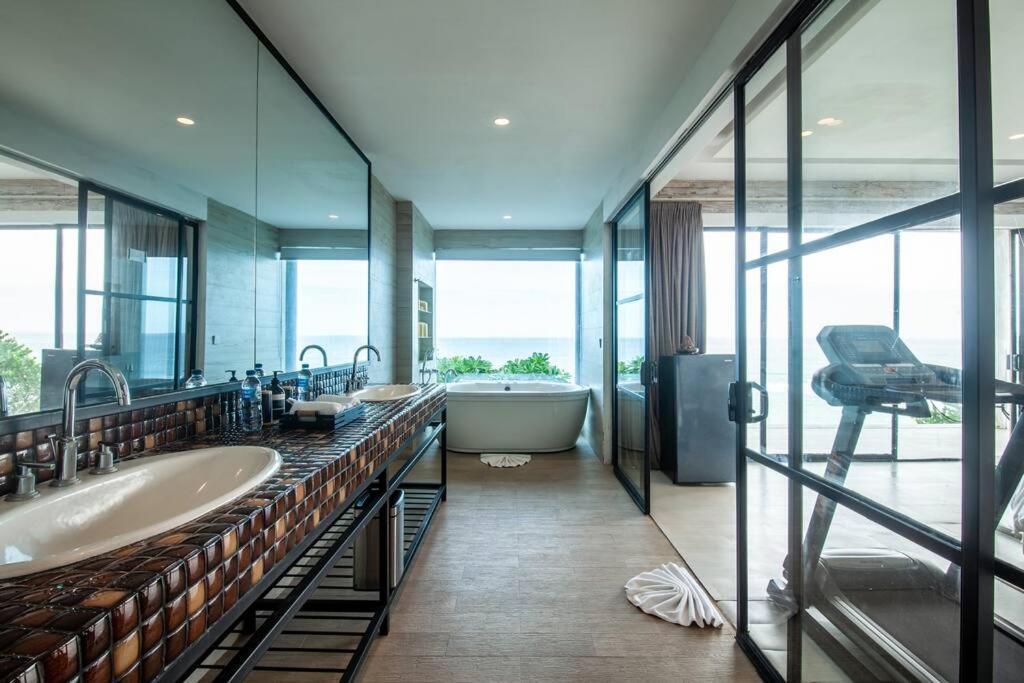 Nusa Dua Ocean View With Private Beach Extérieur photo